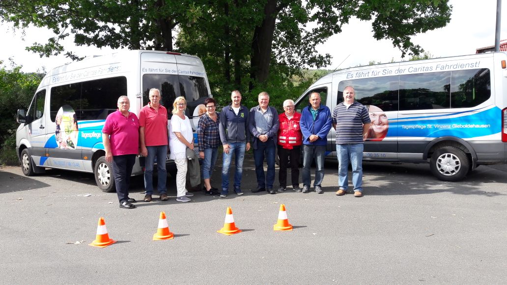 Waren beim Fahrsicherheitstraining: Mitarbeiter der Caritas Südniedersachen. / Foto: Caritas