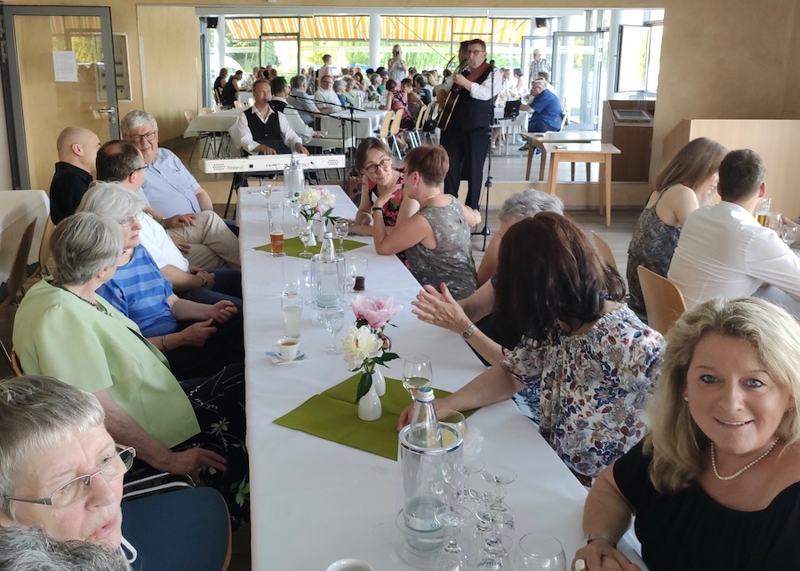 Rund 80 Gäste trafen sich am Kiessee. Foto: Caritas