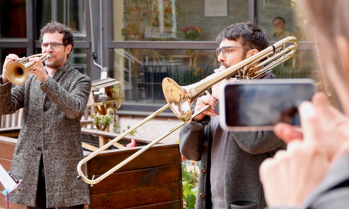 Screenshot aus dem Filmbericht von Matthias Pabst über die Aktion „Musikalische Grüße für Heimbewohner“