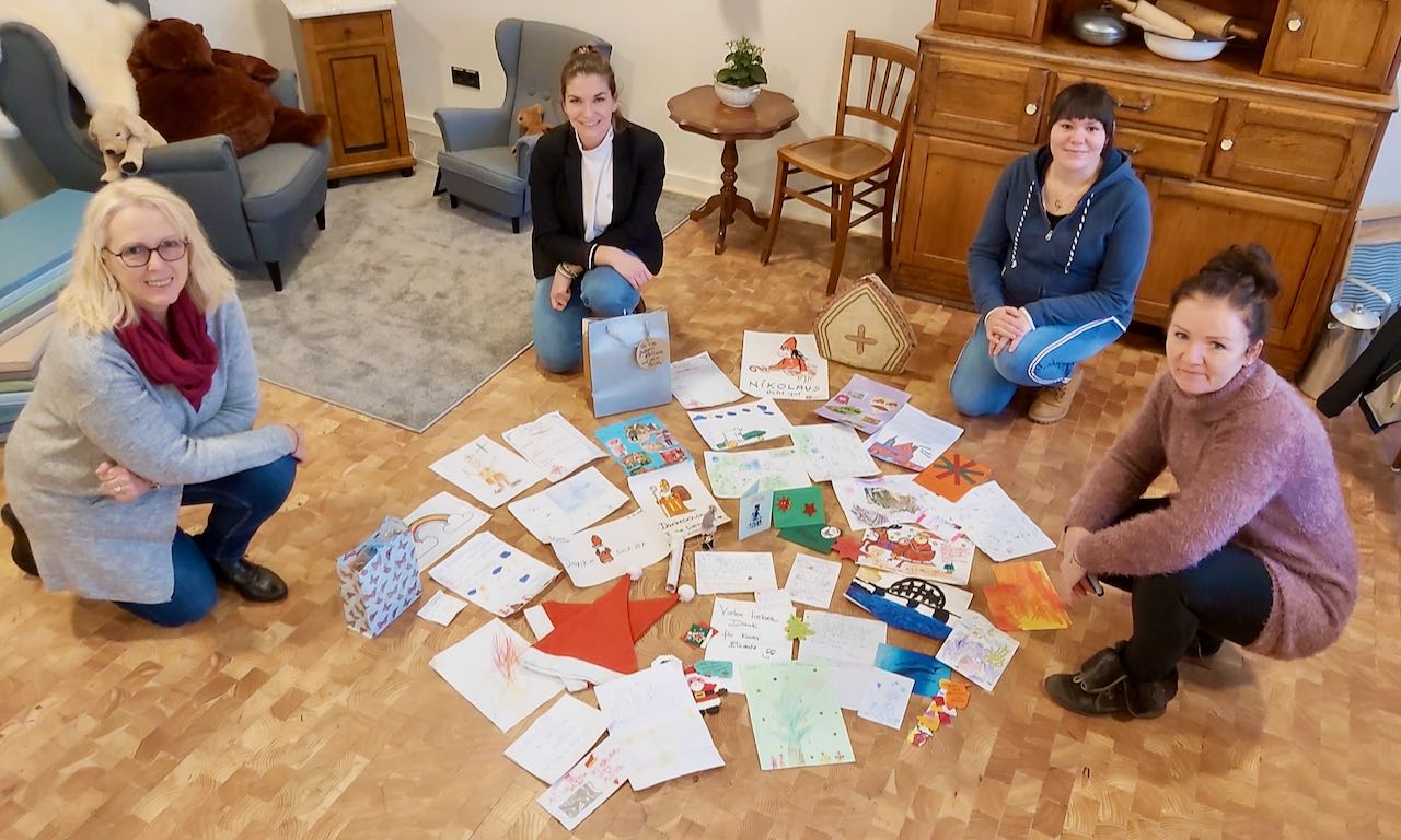 Voller Dankbarkeit (v.l.): Anka-Maria Walther, Isabel Lubojanski, Cathleen Reichmann und Elvira Werner. | Foto: Caritas Südniedersachsen