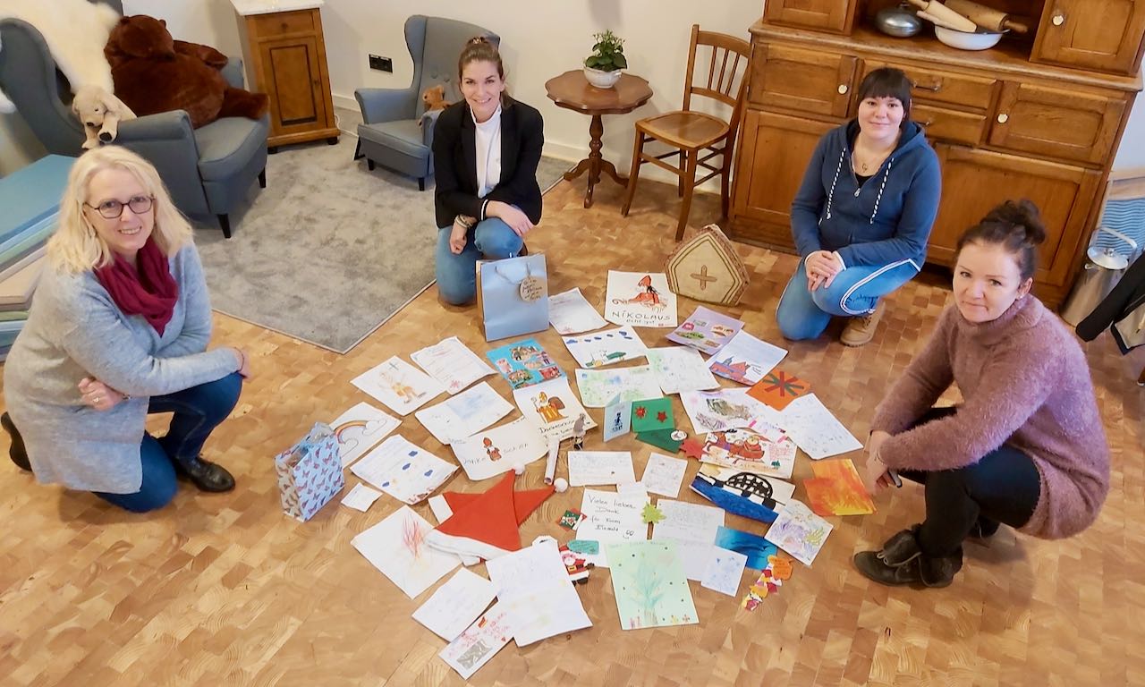 Voller Dankbarkeit (v.l.):  Anka-Maria Walther, Isabel Lubojanski, Cathleen Reichmann und Elvira Werner. | Foto: Caritas Südniedersachsen