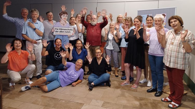 Ein Workshop mit Lach-Yoga löste ausgelassene Stimmung unter den Teilnehmenden des Forums Süd aus. | Foto: Caritas