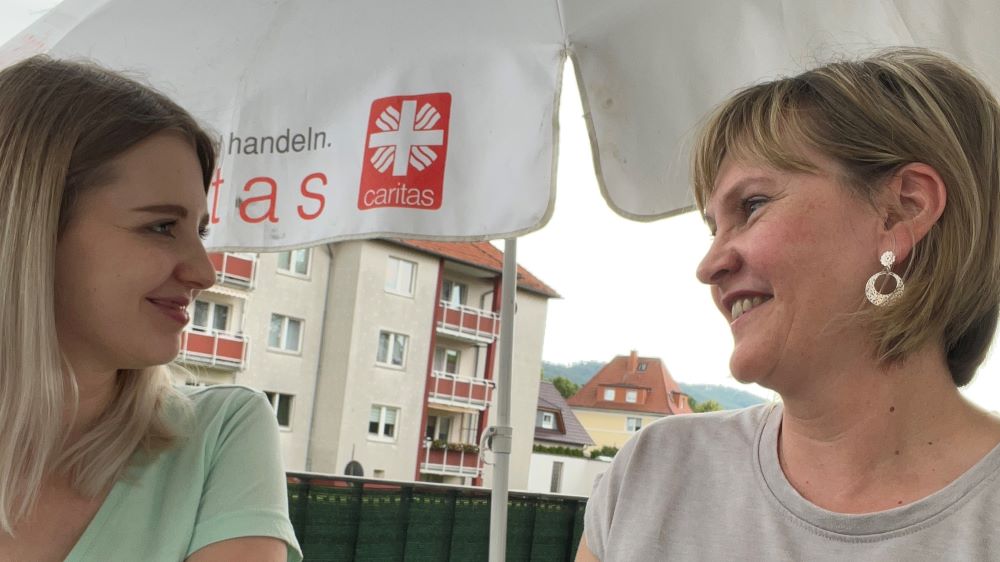 Nicole Begunov (l.) und Anna Holland betreuen den Quartierstreff Northeim.| Foto: Caritas