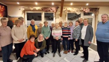 Das Foto zeigt eine Gruppe von Menschen.