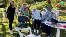 Im Internationalen Garten Duderstadt treffen sich Menschen zum gemütlichen Austausch.