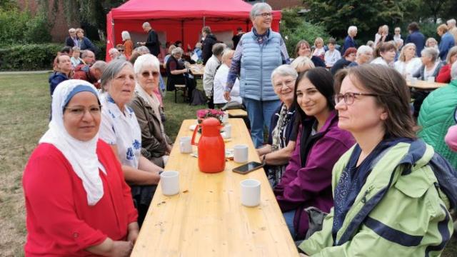 Engagierte aus Südniedersachsen waren in Hildesheim beim Sommerfest für Ehrenamtliche. | Foto: Detlef Gabler / Caritas