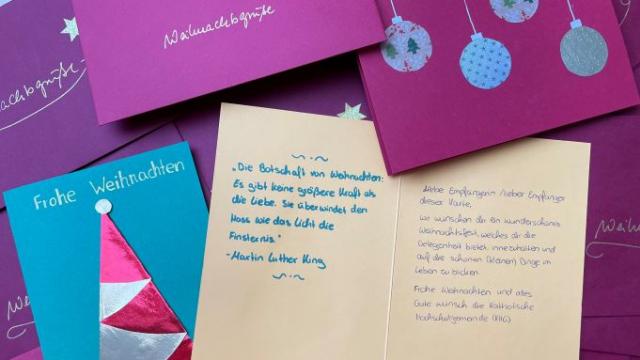 Handschriftliche Grüße verbreiten Weihnachtsfreude. | Foto: Daniela Ramb / khg