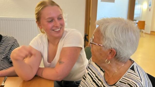 „Ich bin begeistert vom Carena-Konzept“, sagt Laura Kohlstedde (l.). | Foto: Simone Lojda / Caritas