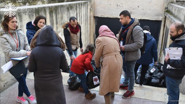 Hilfsgüterverteilung der Caritas nach dem Erdbeben in Aleppo/Syrien.| Foto: Caritas international / Caritas Syrien