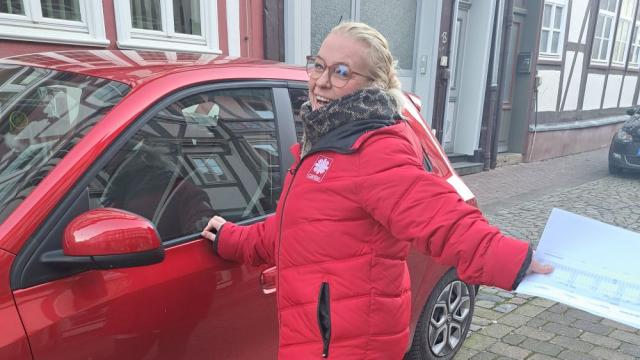 Das Pflegeteam Mitte ist viel unterwegs, im Auto, zu Fuß  …