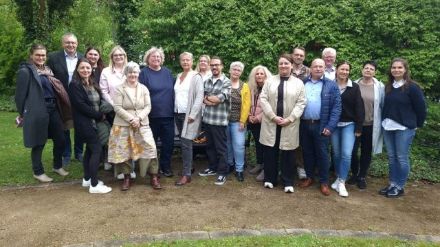 Das Foto zeigt eine Gruppe von Menschen.