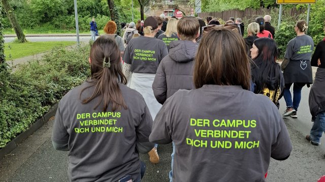 Menschen von hinten